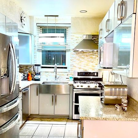 Lga Airport 3 Mins, 3 Bedroom Duplex House, Parking And Private Backyard, 9Mins Subway! Нью-Йорк Экстерьер фото