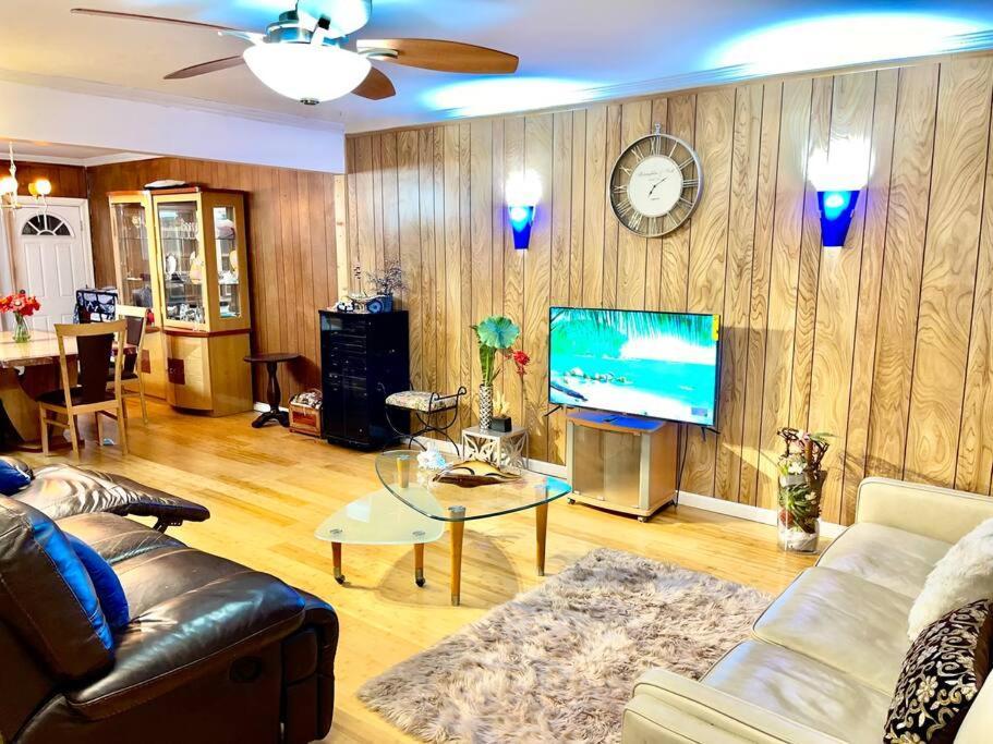 Lga Airport 3 Mins, 3 Bedroom Duplex House, Parking And Private Backyard, 9Mins Subway! Нью-Йорк Экстерьер фото