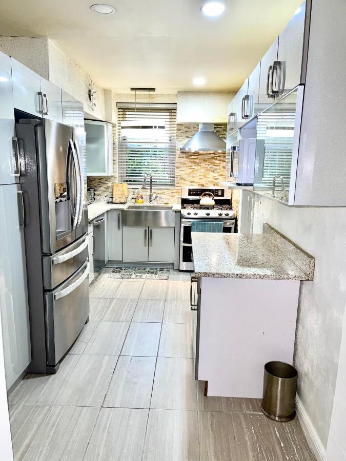 Lga Airport 3 Mins, 3 Bedroom Duplex House, Parking And Private Backyard, 9Mins Subway! Нью-Йорк Экстерьер фото